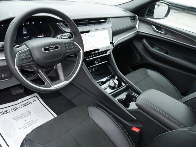 New 2026 Jeep Grand Cherokee Altitude AWD/4WD image 17