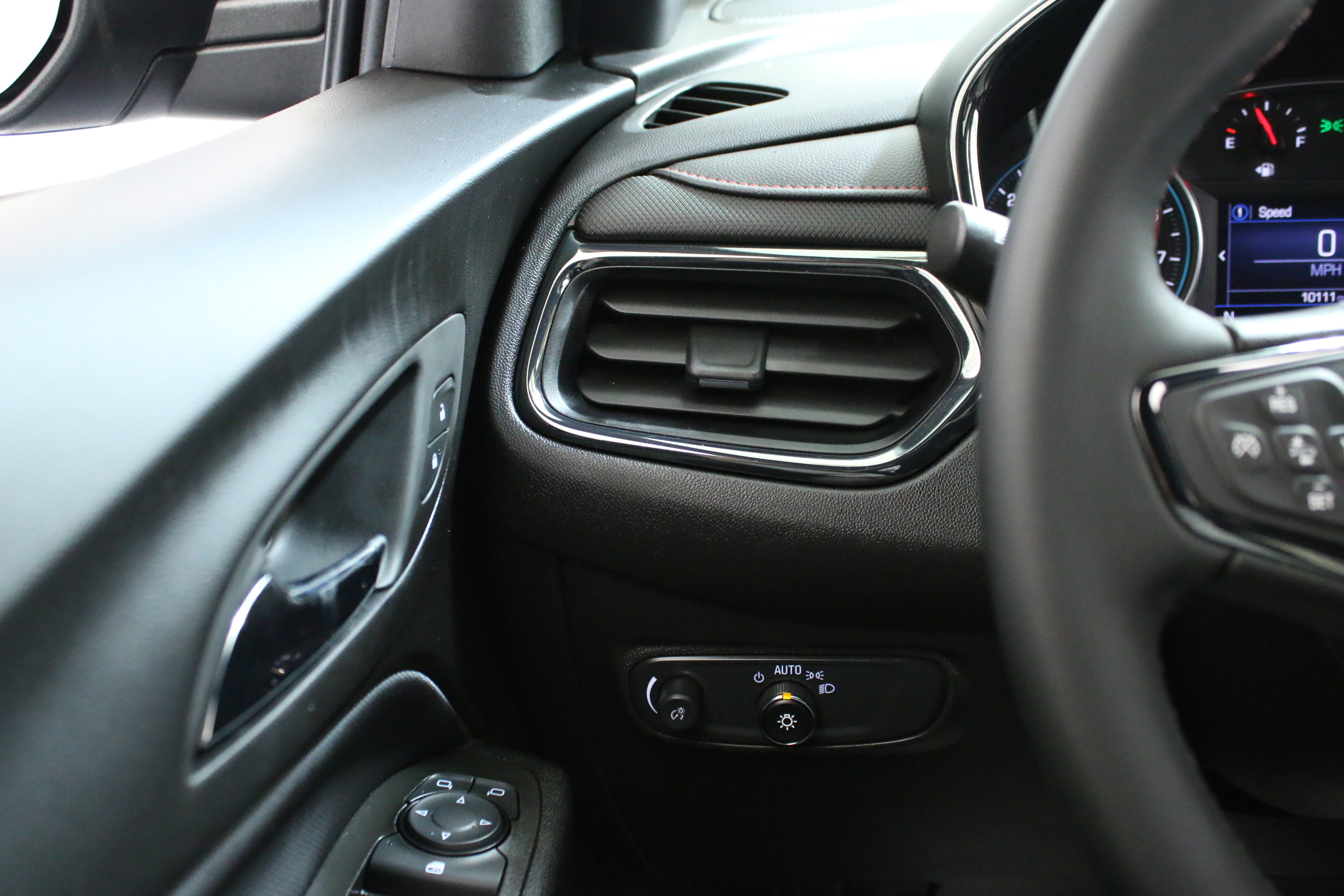 Used 2024 Chevrolet Equinox RS w/ LPO, Floor Liner Package FWD image 18