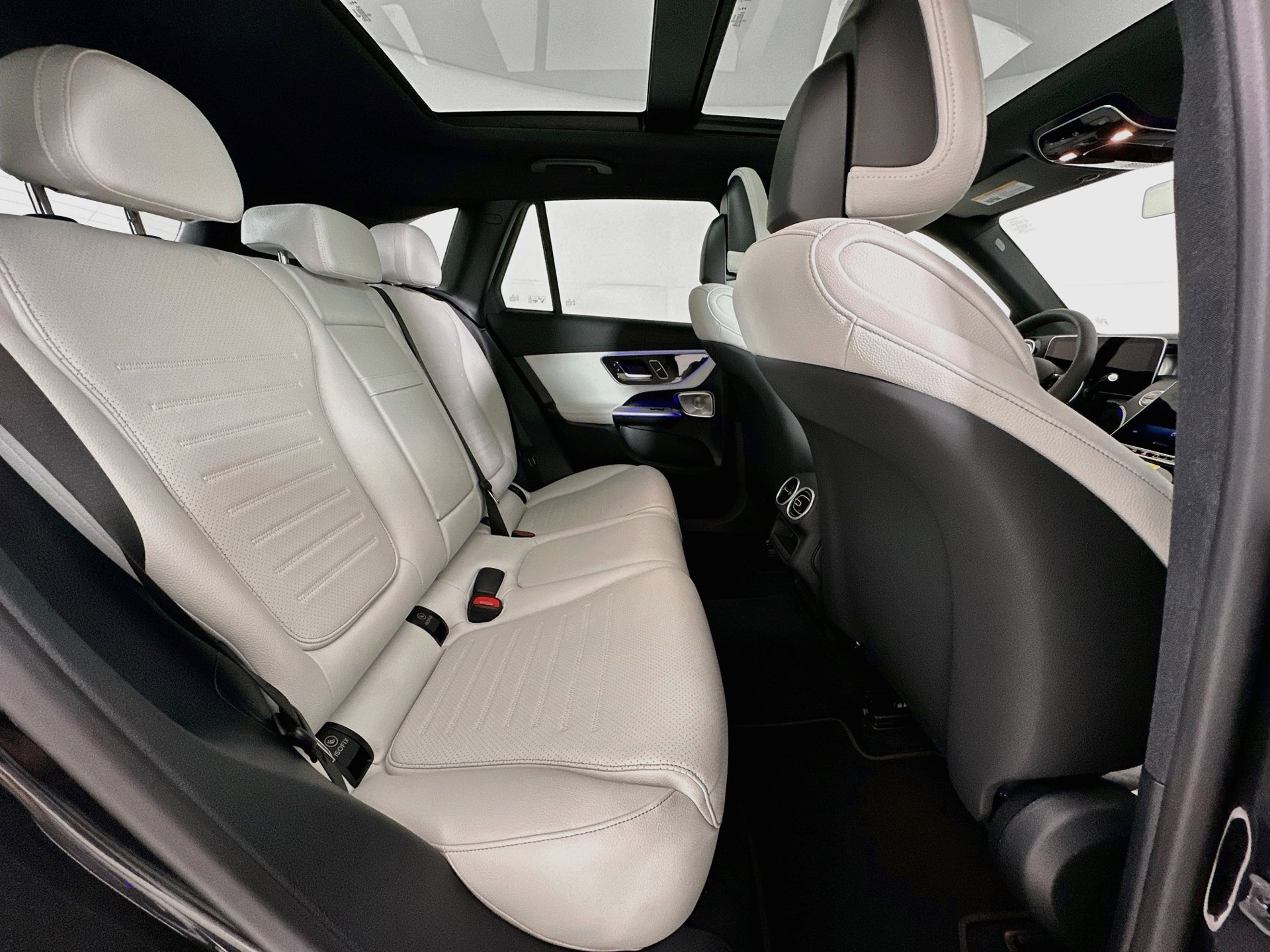 New 2027 Mercedes-Benz GLC 300 4MATIC image 30
