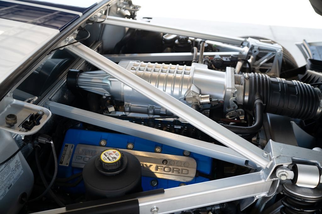 Used 2006 Ford GT RWD image 30