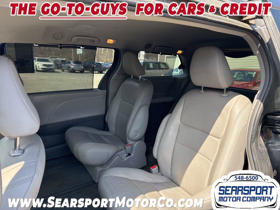 Used 2017 Toyota Sienna XLE AWD/4WD image 11