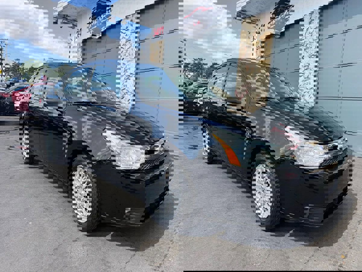 Used 2011 Ford Focus SE w/ 201A Rapid Spec Order Code