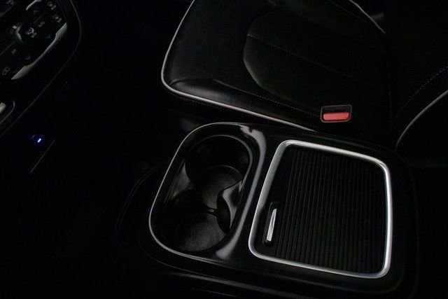Used 2019 Chrysler Pacifica Limited w/ Advanced Safetytec Group image 31