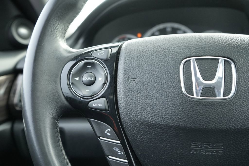 Used 2016 Honda Accord Touring image 26
