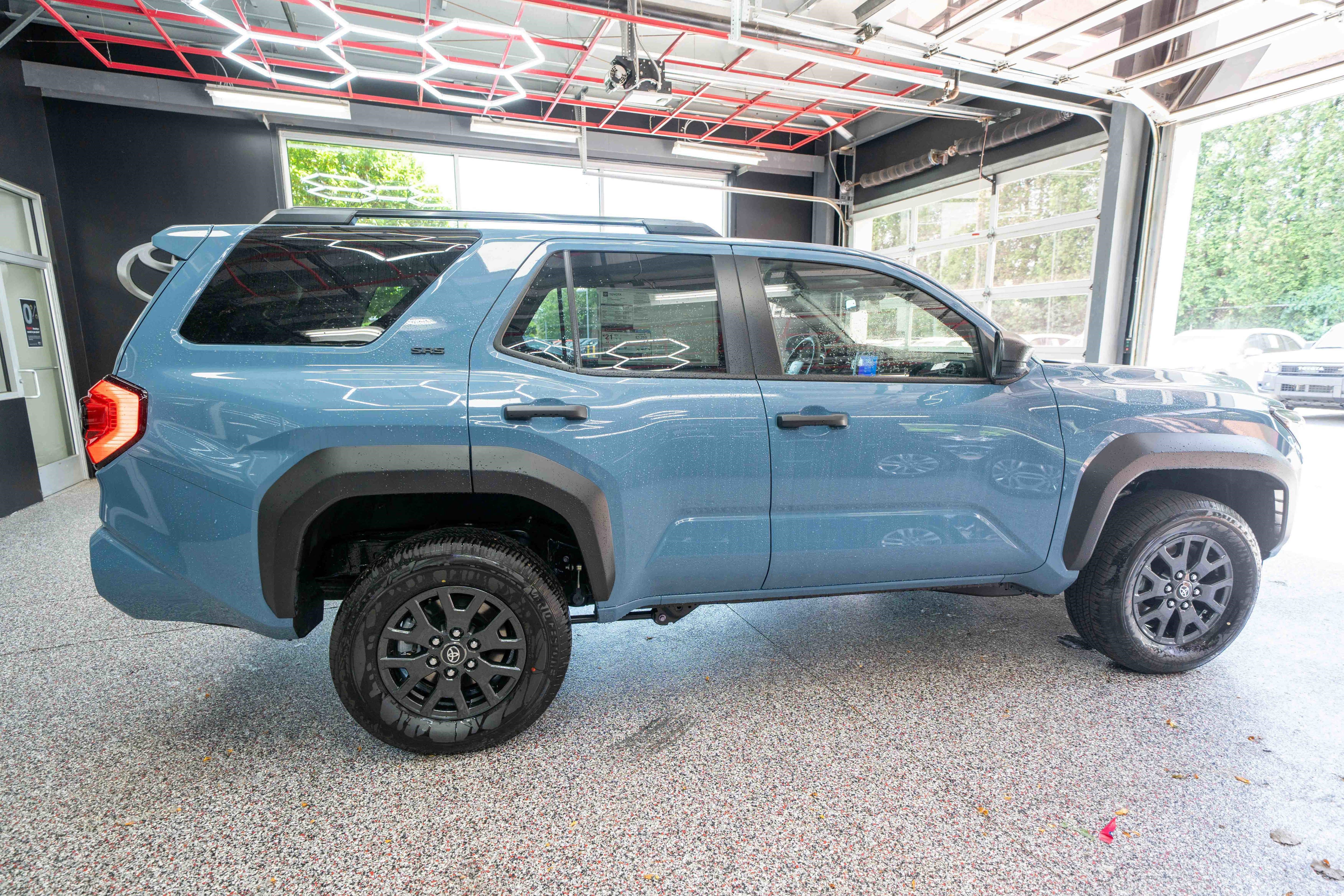 New 2026 Toyota 4Runner SR5 AWD/4WD image 4