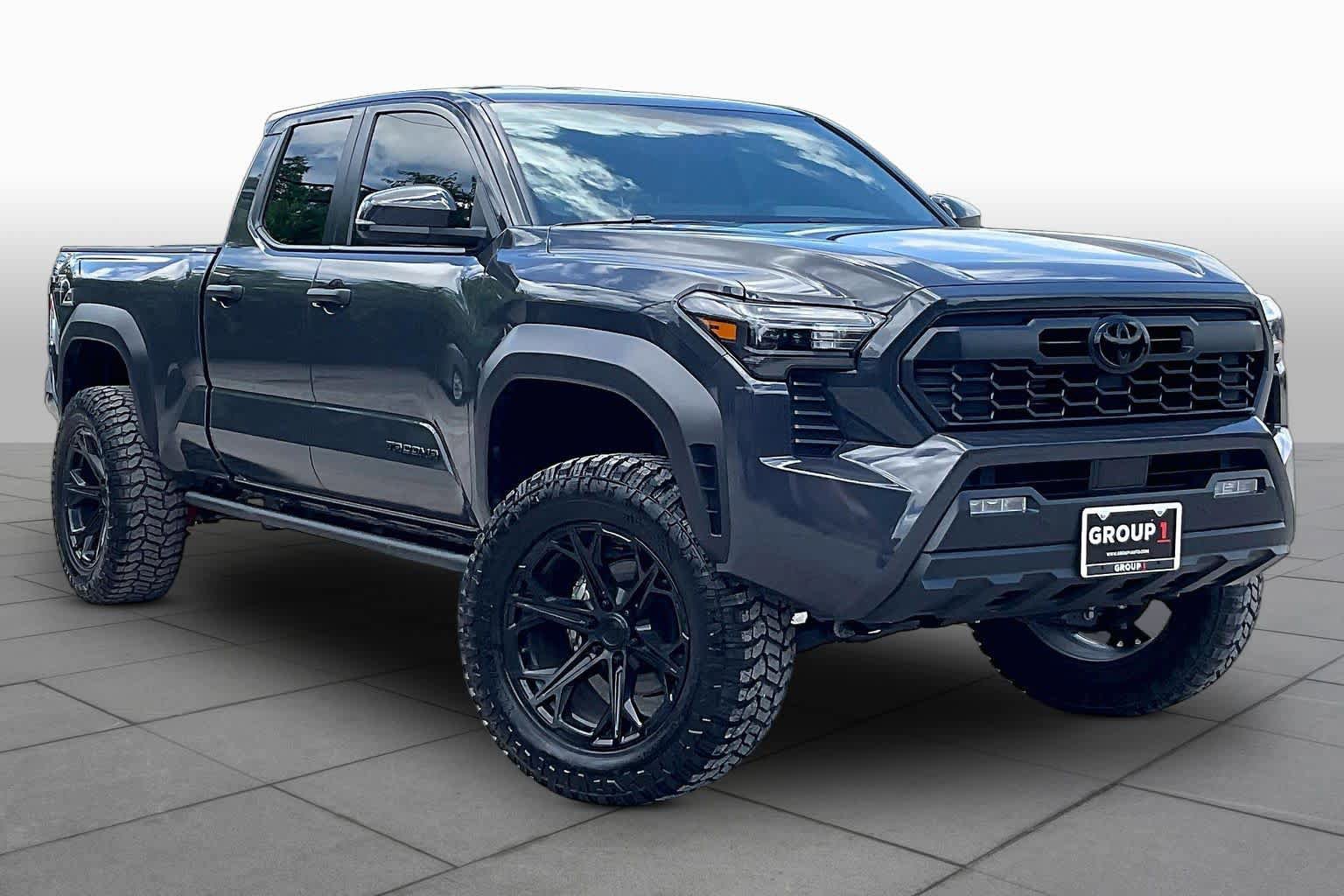 Used 2025 Toyota Tacoma TRD Off-Road w/ TRD Off Road Upgrade Package AWD/4WD image 3