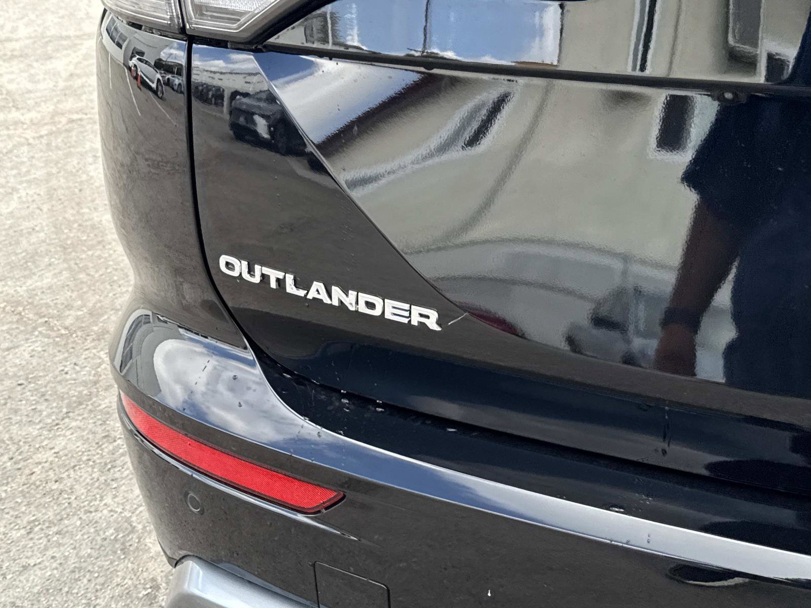 New 2025 Mitsubishi Outlander SE image 5