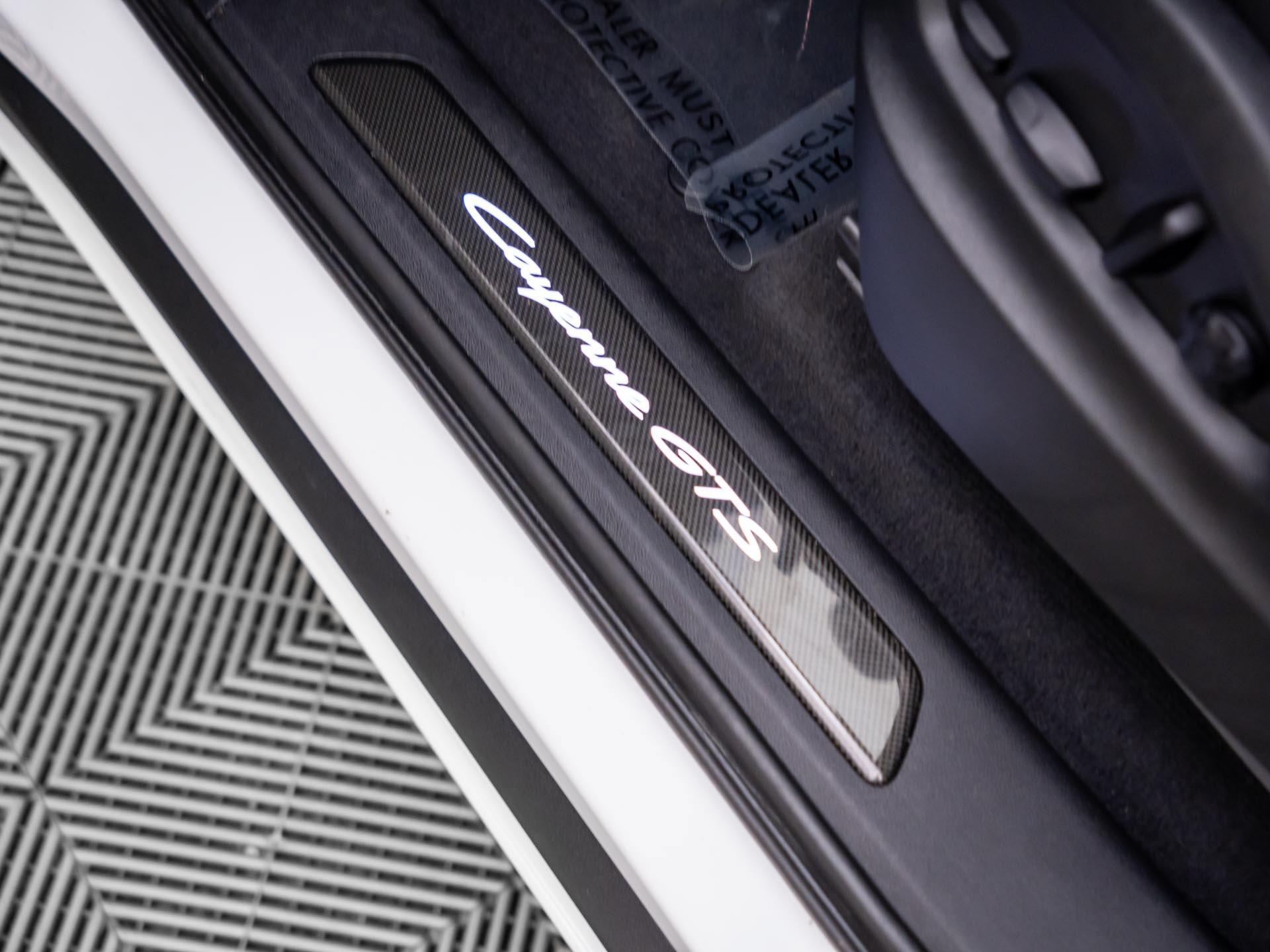 Certified 2025 Porsche Cayenne GTS AWD/4WD image 15