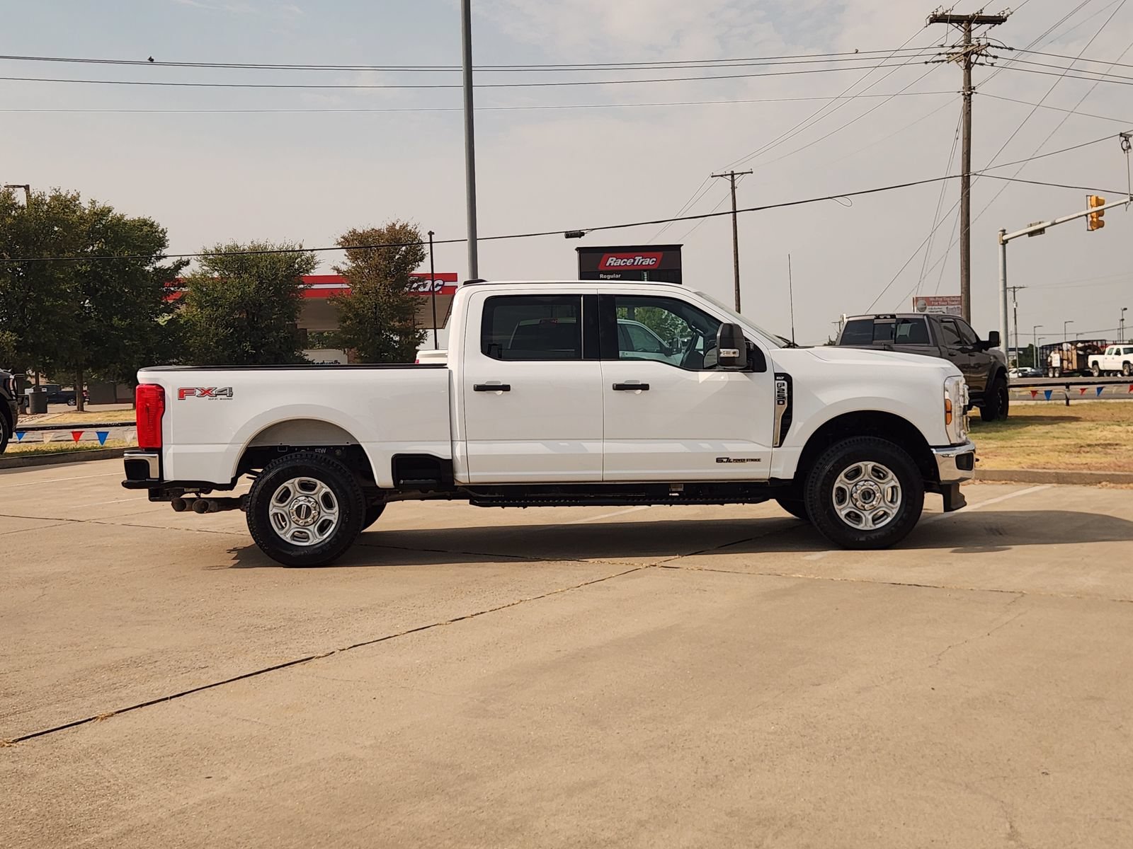Used 2025 Ford F250 XLT w/ FX4 Off-Road Package AWD/4WD image 7