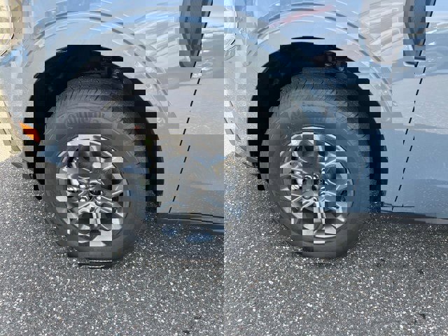 New 2025 Ford Maverick XLT image 25
