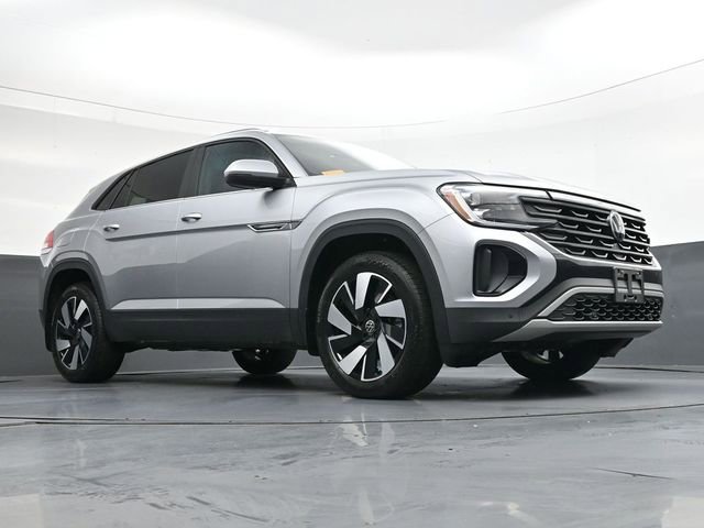 Used 2024 Volkswagen Atlas Cross Sport SE image 32