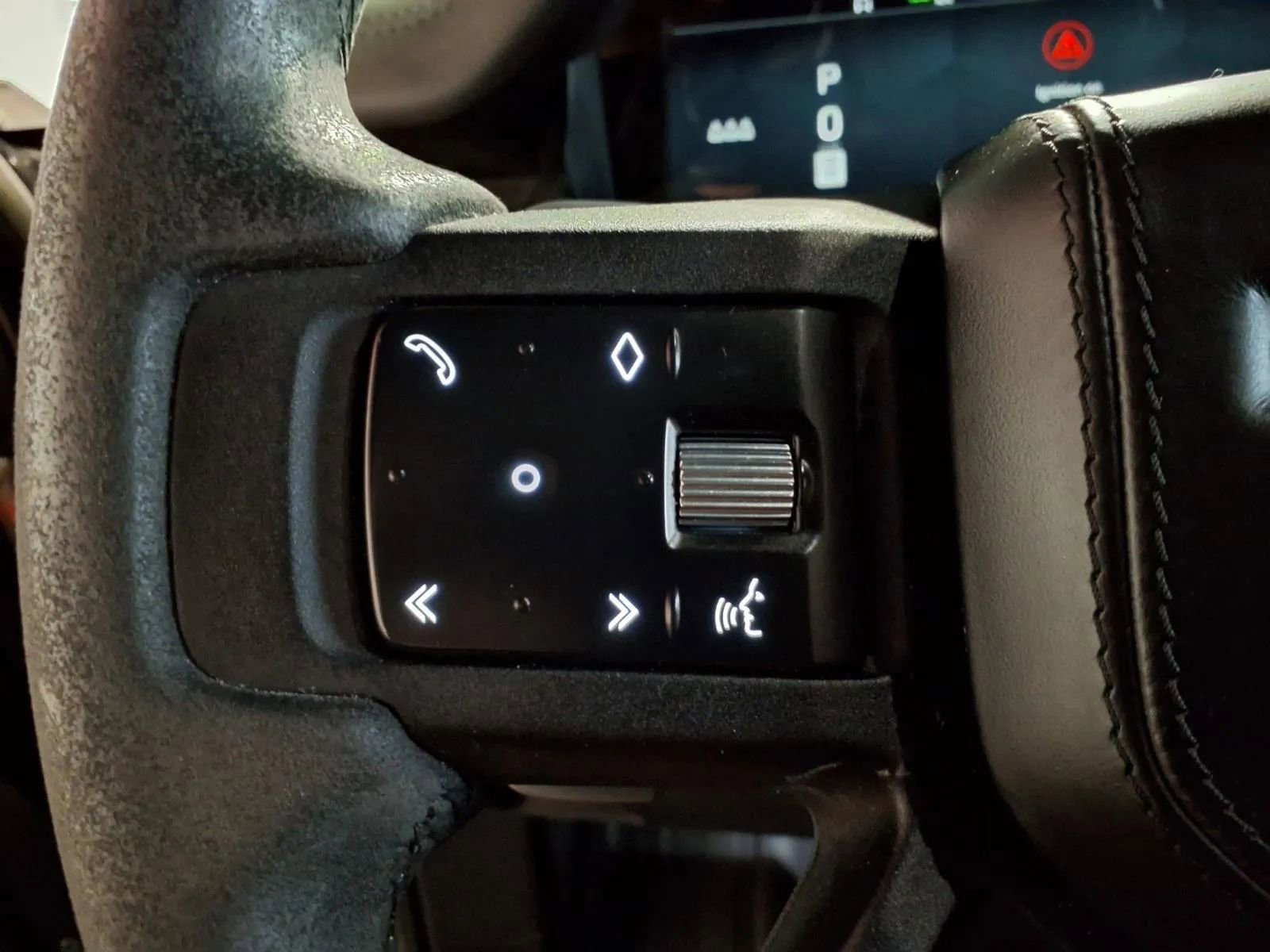 Used 2023 Land Rover Defender 110 V8 image 24