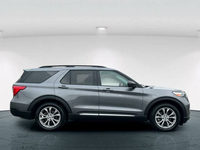 Used 2022 Ford Explorer XLT w/ Equipment Group 202A RWD image 7