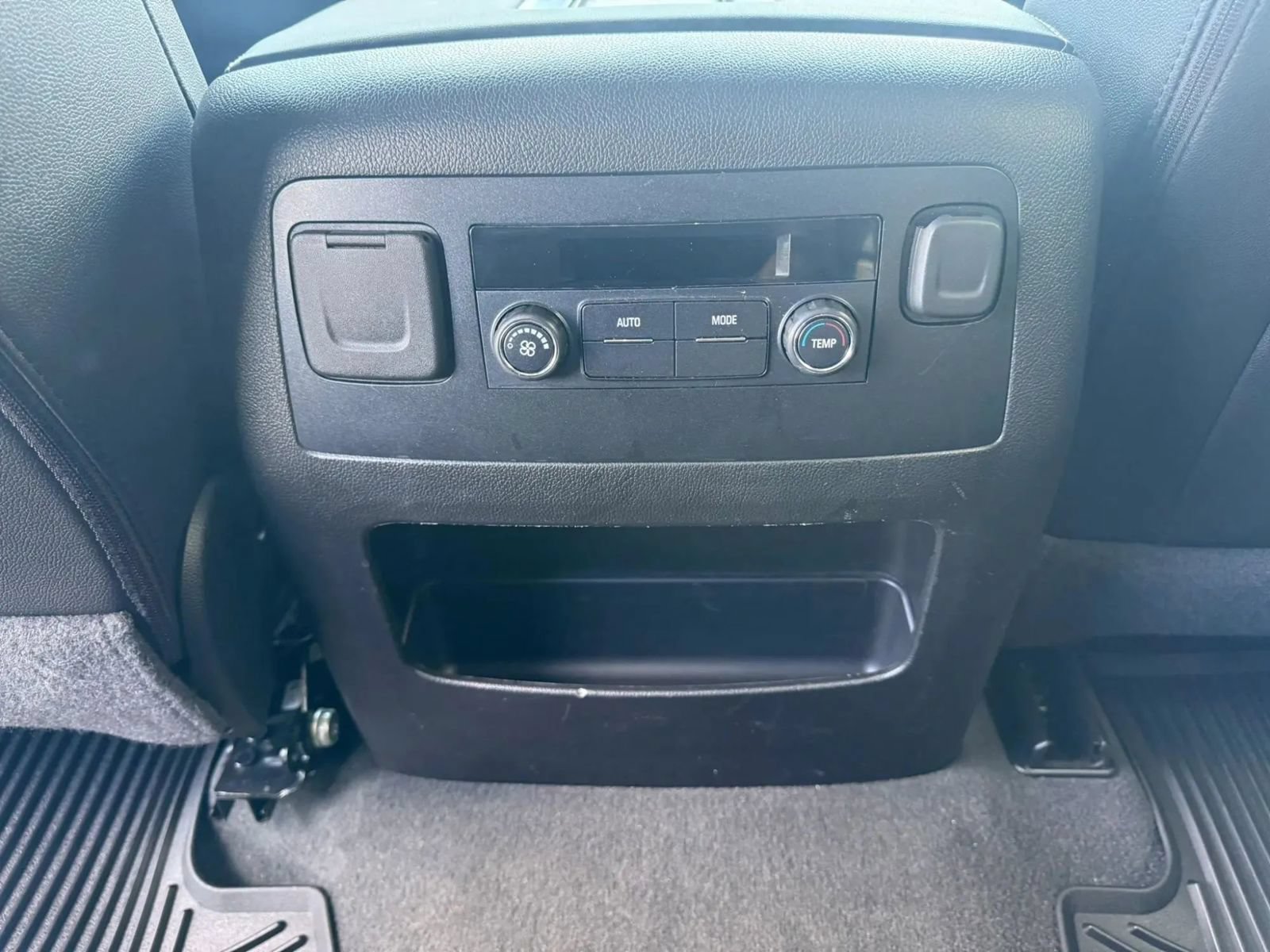 Used 2019 Chevrolet Suburban LT AWD/4WD image 35