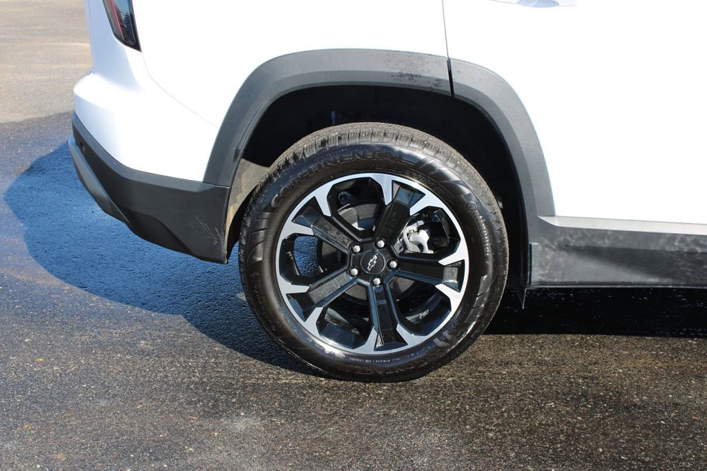 Used 2026 Chevrolet Equinox LT image 14