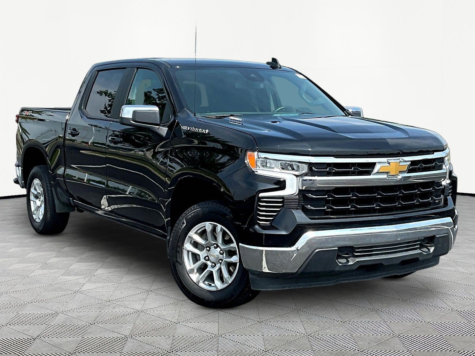 Used 2026 Chevrolet Silverado 1500 LT AWD/4WD image 3