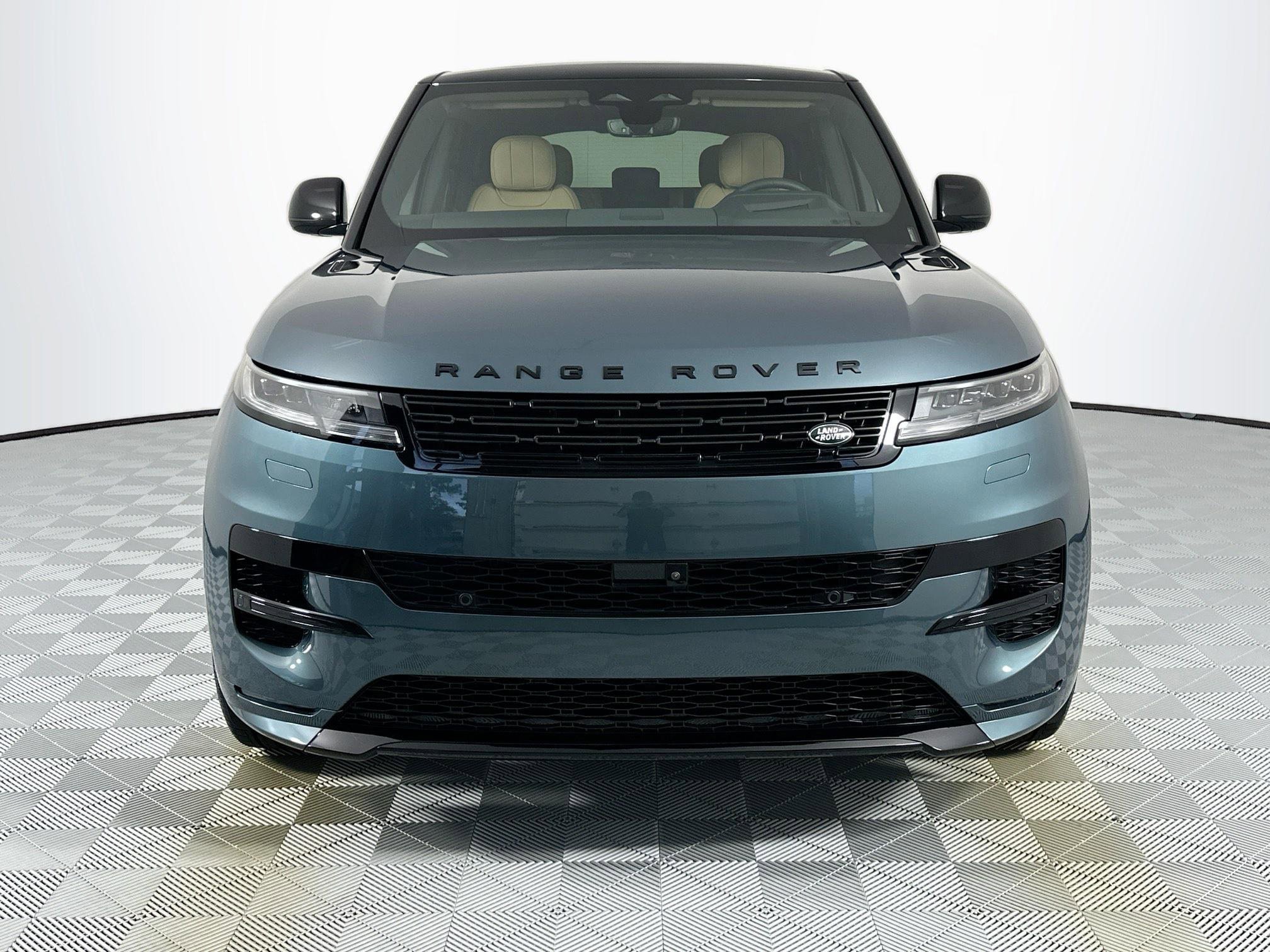 Certified 2025 Land Rover Range Rover Sport Dynamic SE image 2