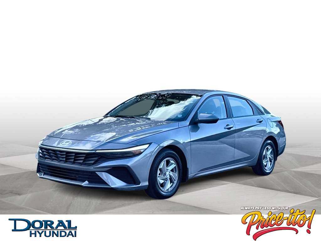 Used 2026 Hyundai Elantra SE FWD image 1