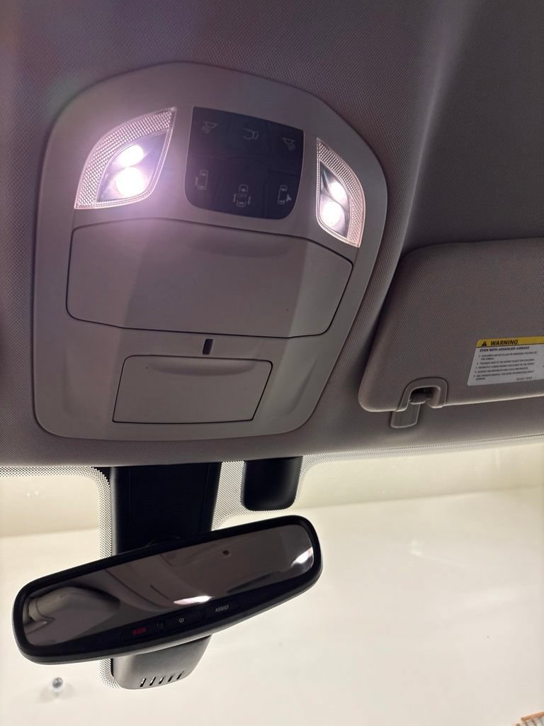 Used 2019 Chrysler Pacifica Touring-L FWD image 15