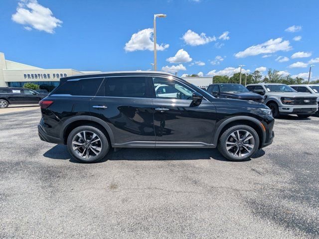 Used 2023 INFINITI QX60 Luxe w/ Vision Package FWD image 4