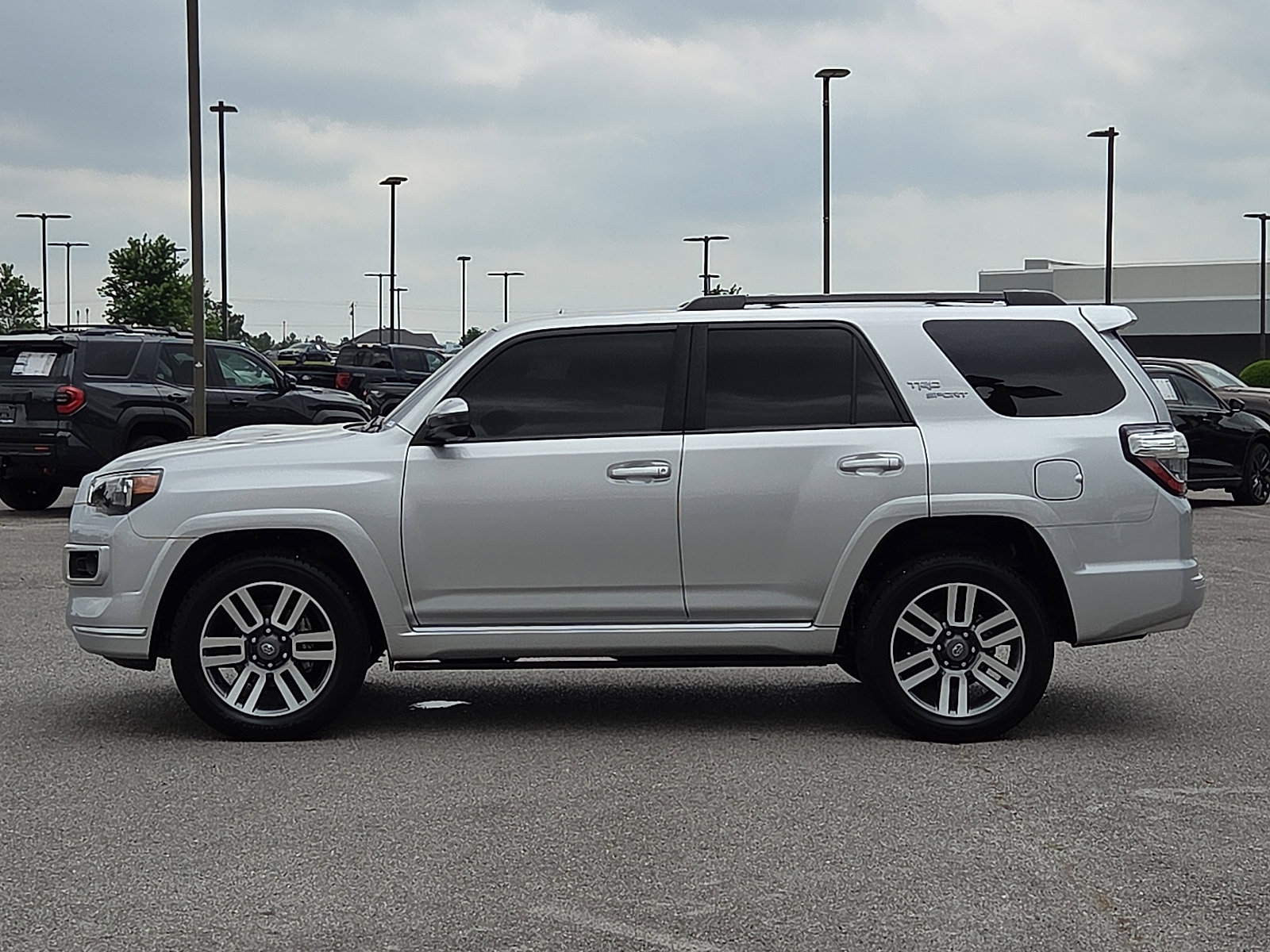 Used 2022 Toyota 4Runner TRD Sport AWD/4WD image 3