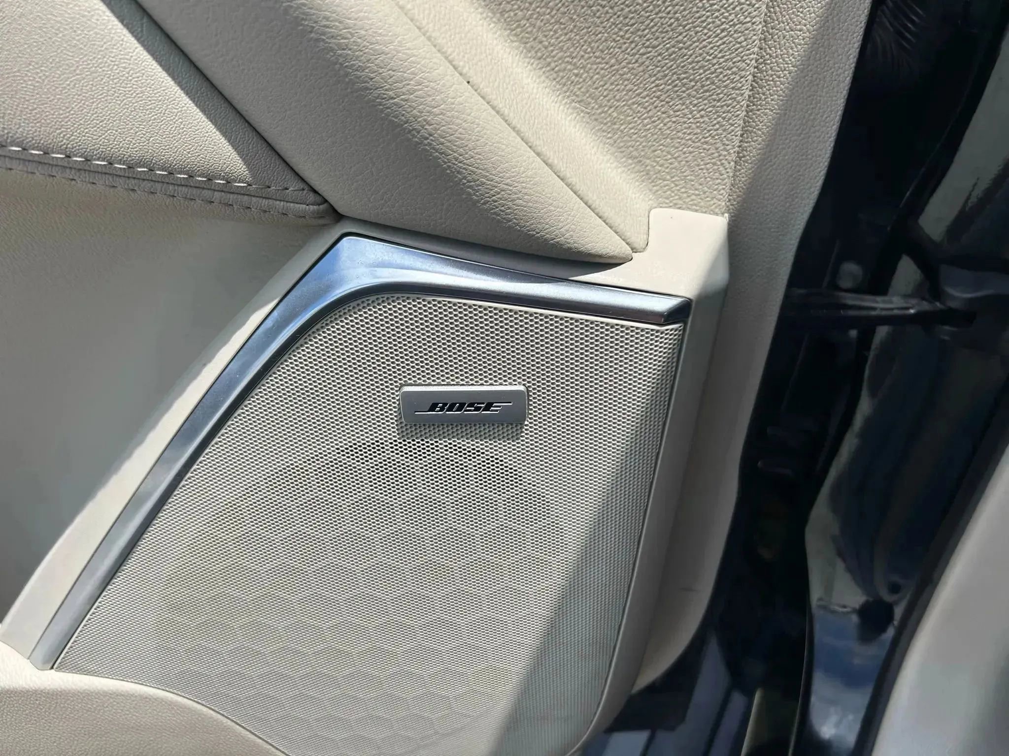 Used 2017 Cadillac Escalade ESV Premium Luxury image 32