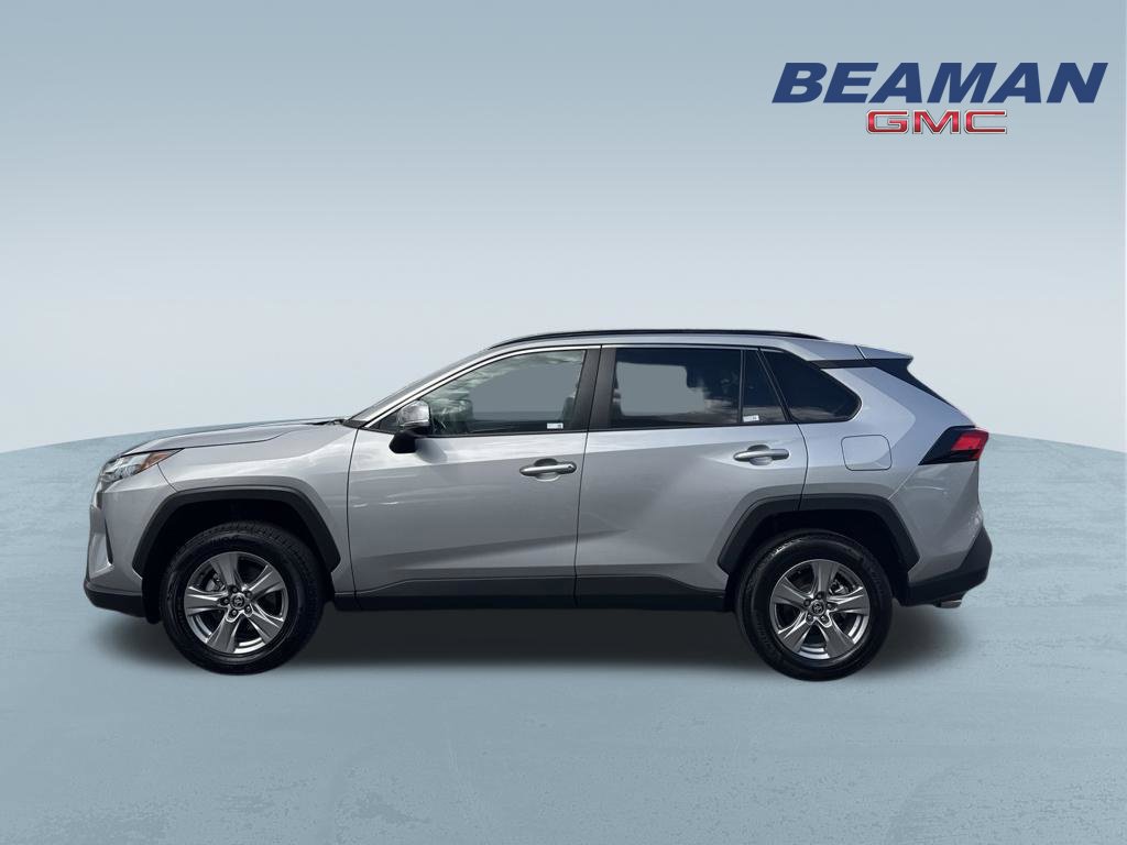 Used 2024 Toyota RAV4 XLE AWD/4WD image 4
