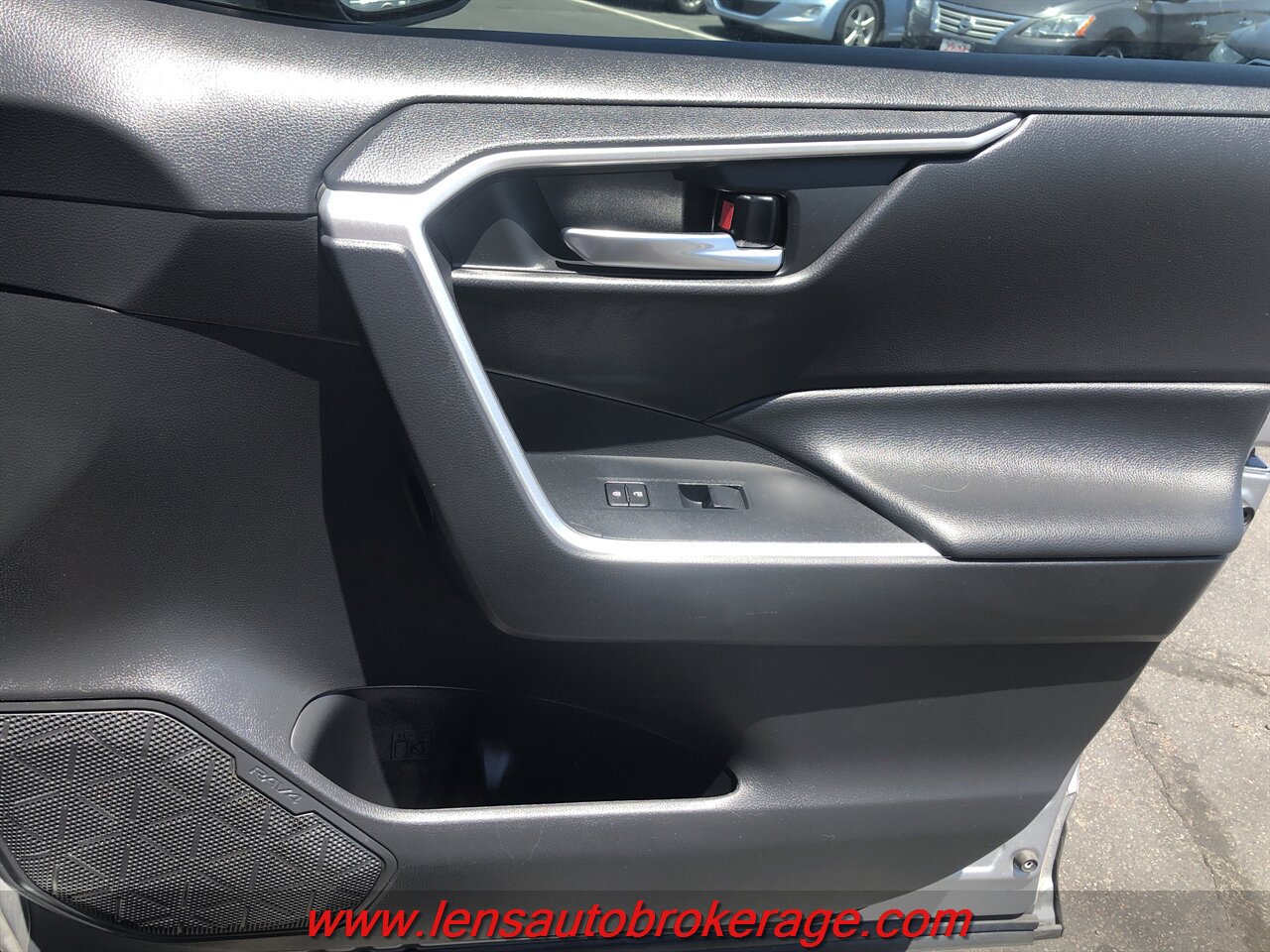 Used 2021 Toyota RAV4 XLE AWD/4WD image 20