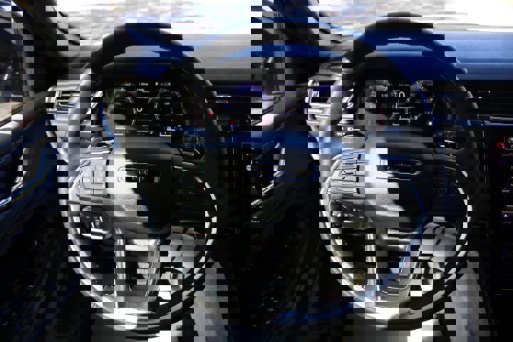 Used 2023 Jeep Grand Cherokee Altitude image 12