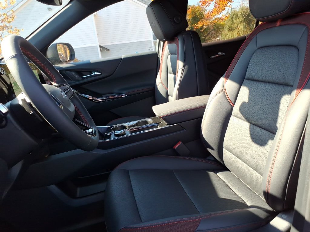 New 2027 Chevrolet Equinox RS AWD/4WD image 13