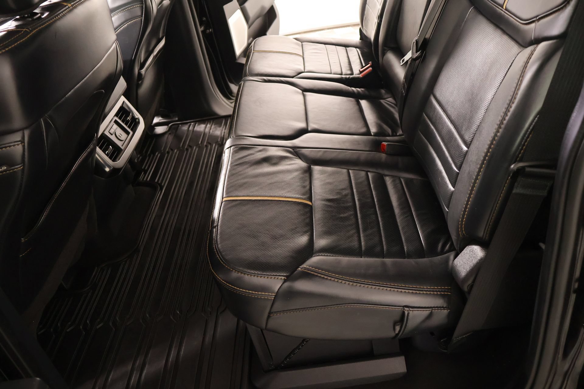 Used 2024 Ford F250 Platinum w/ FX4 Off-Road Package AWD/4WD image 13