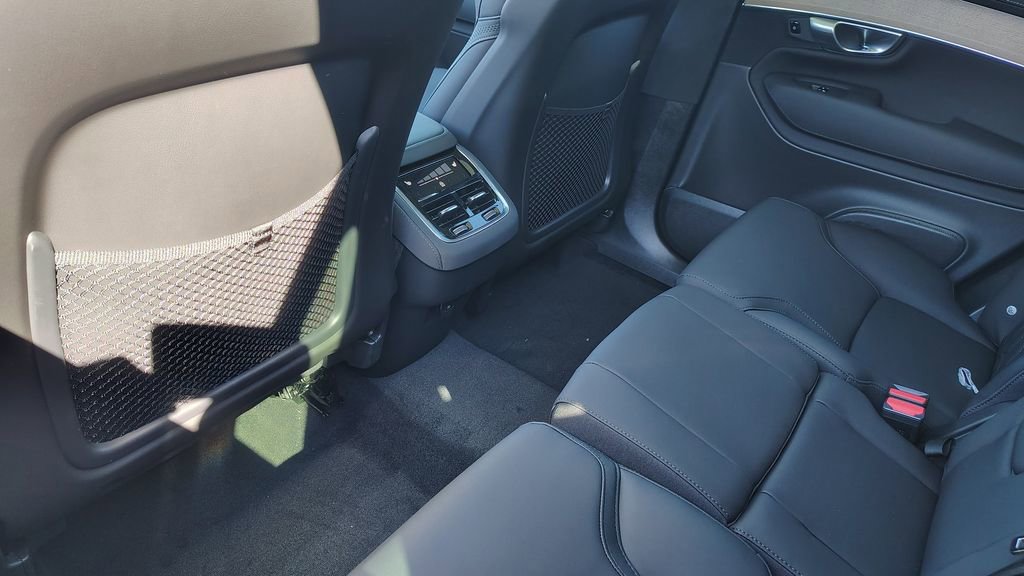 New 2026 Volvo XC90 B6 Plus w/ Protection Package Premier image 29