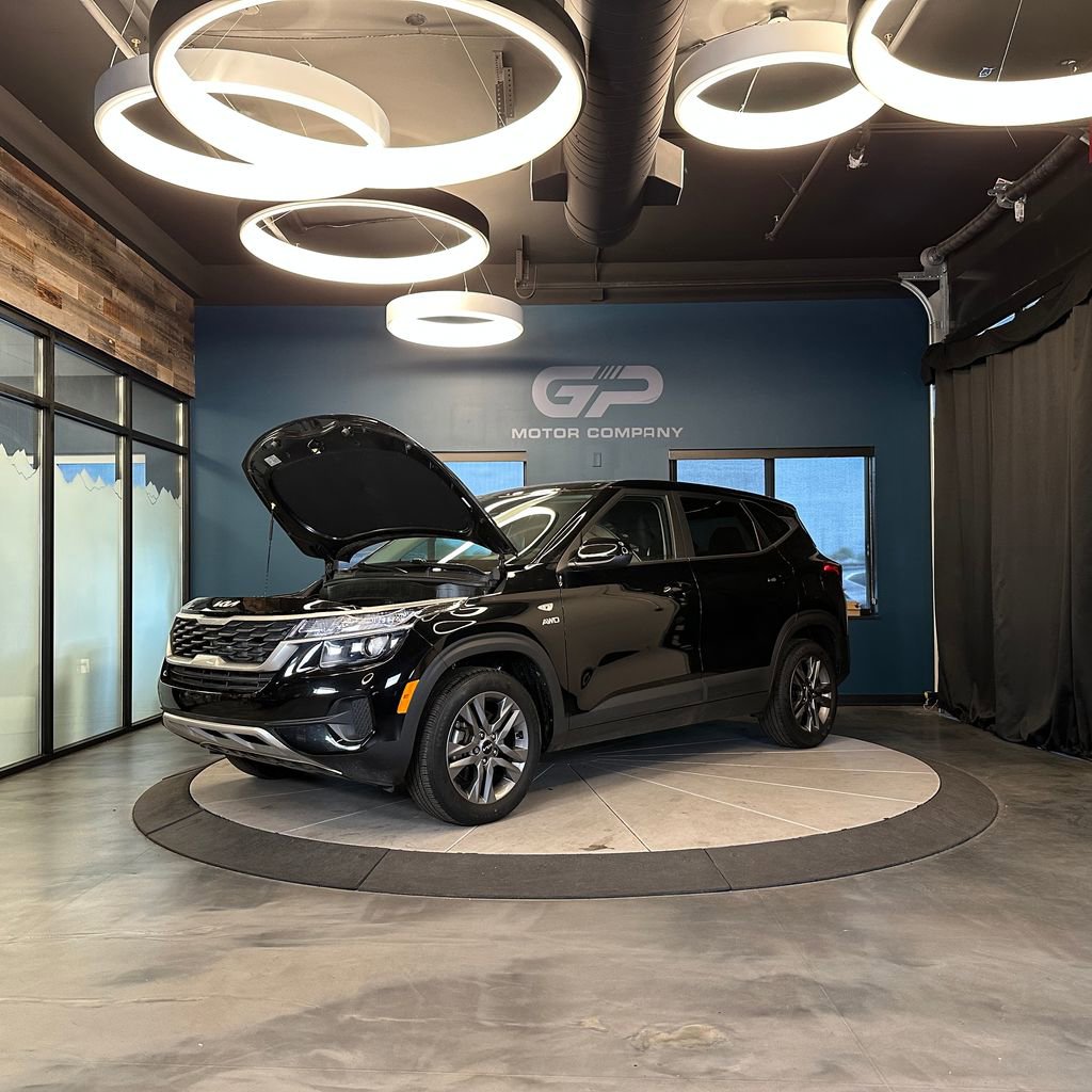 Used 2022 Kia Seltos LX AWD/4WD image 24