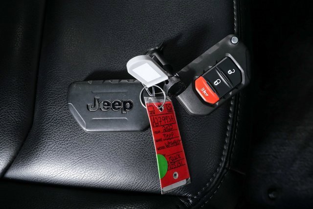 Used 2022 Jeep Wrangler Unlimited Sahara image 34