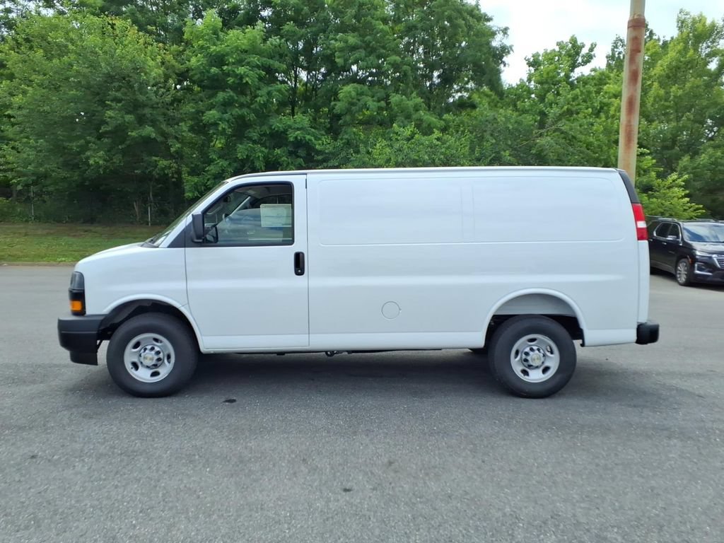 New 2026 Chevrolet Express 2500 w/ Driver Convenience Package RWD image 5