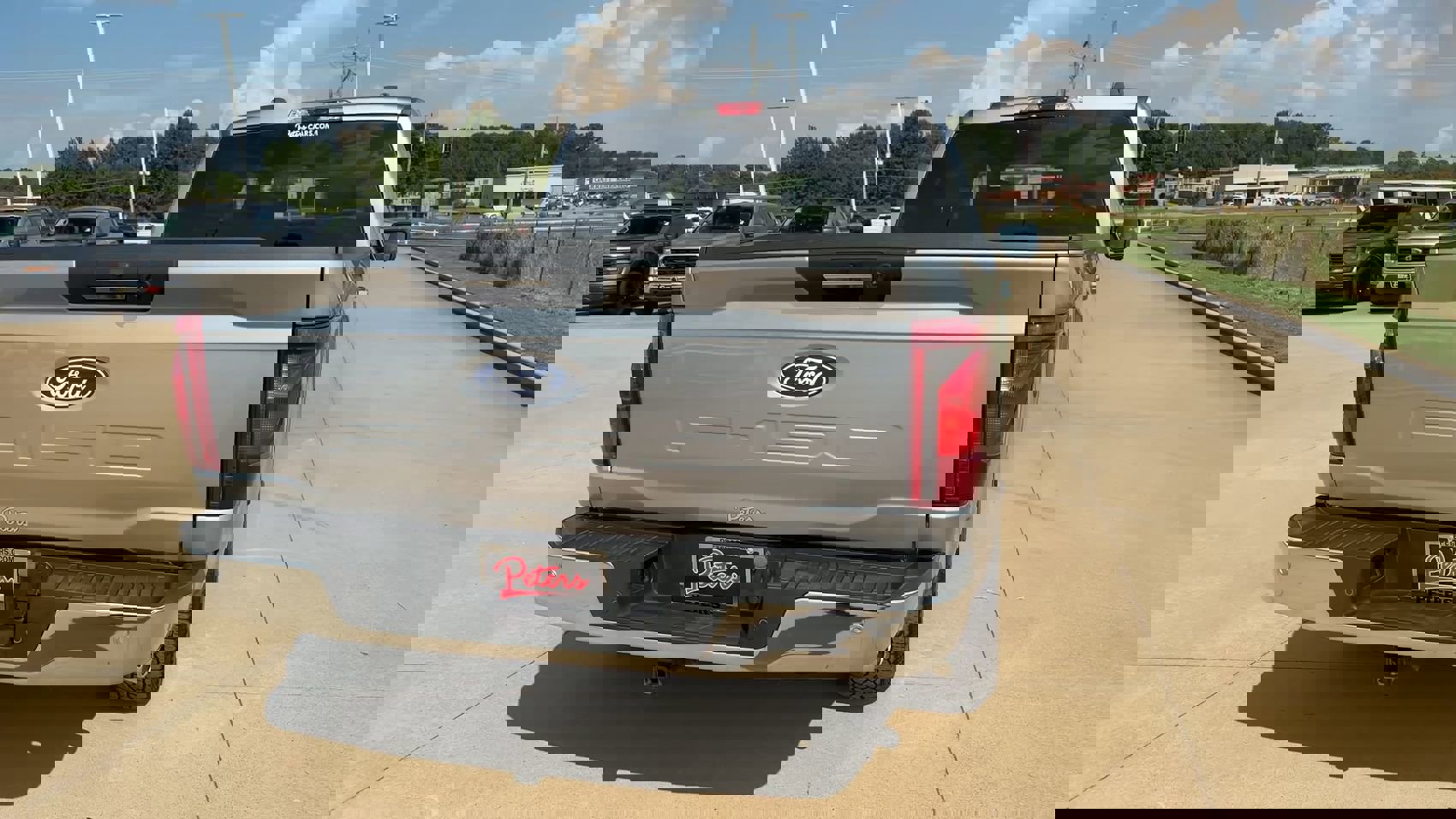 Used 2024 Ford F150 XLT w/ Mobile Office Package image 8