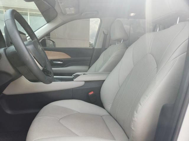 Used 2025 Toyota Grand Highlander FWD image 23
