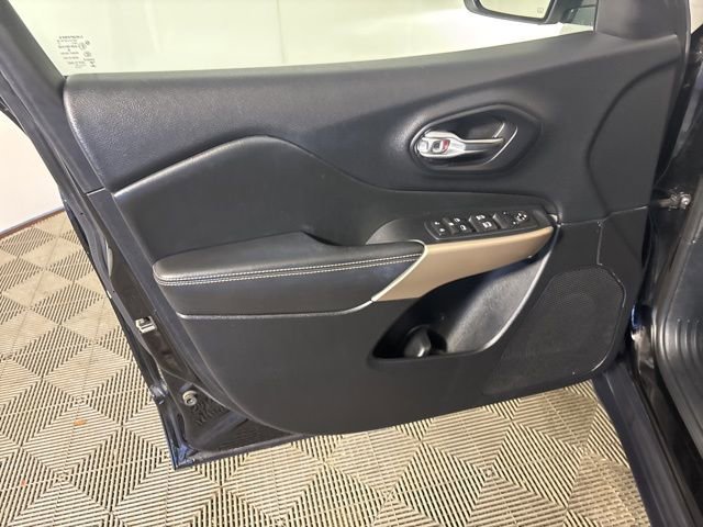 Certified 2017 Jeep Cherokee Limited image 13