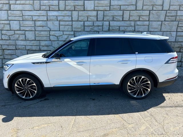 Used 2024 Lincoln Aviator Reserve w/ Equipment Group 201A image 3
