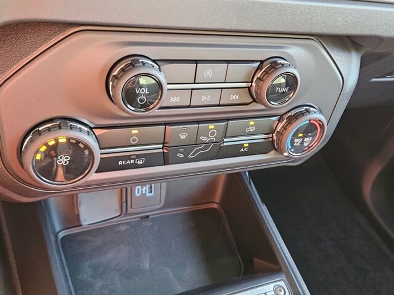 New 2025 Ford Bronco 2-Door AWD/4WD image 19