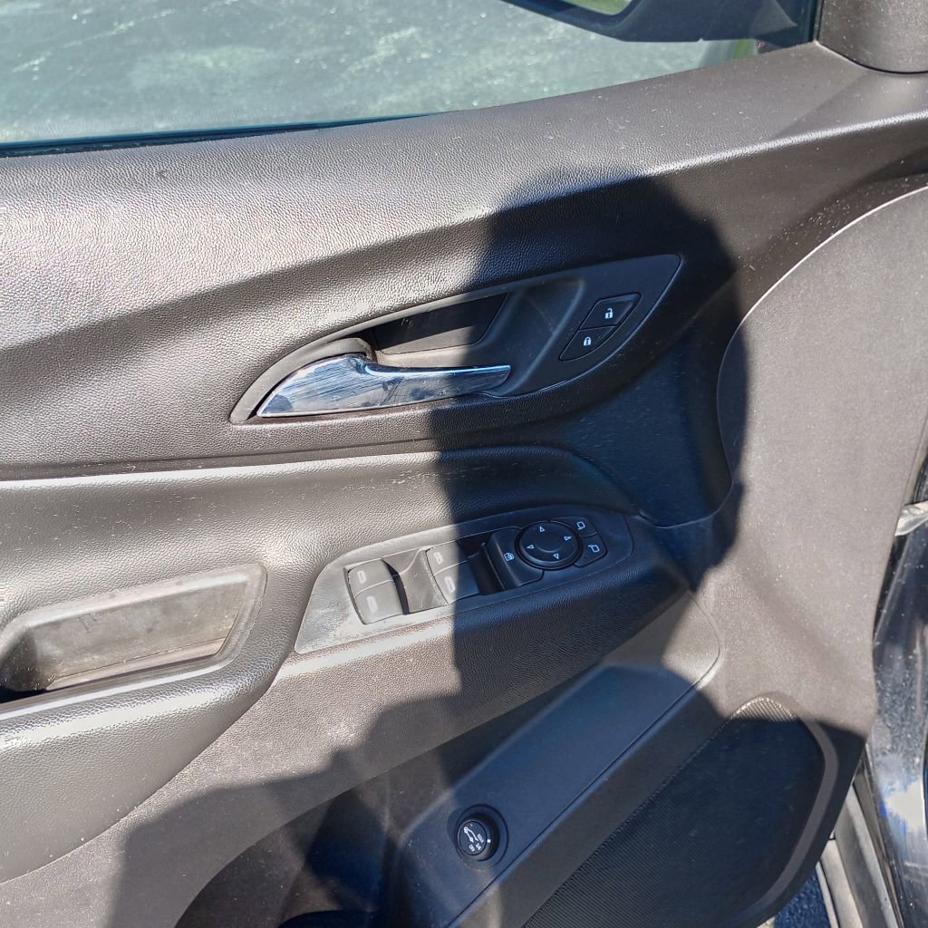 Used 2020 Chevrolet Equinox LT image 12