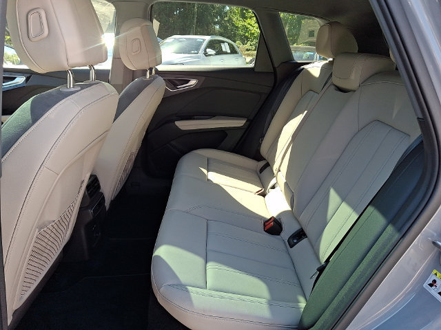 Used 2024 Audi Q4 e-tron Premium Plus w/ Premium Plus RWD image 11