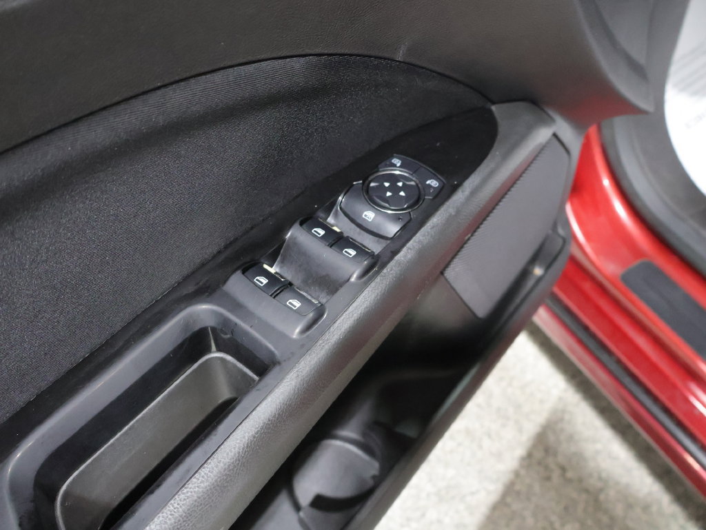 Used 2015 Ford Fusion SE FWD image 21