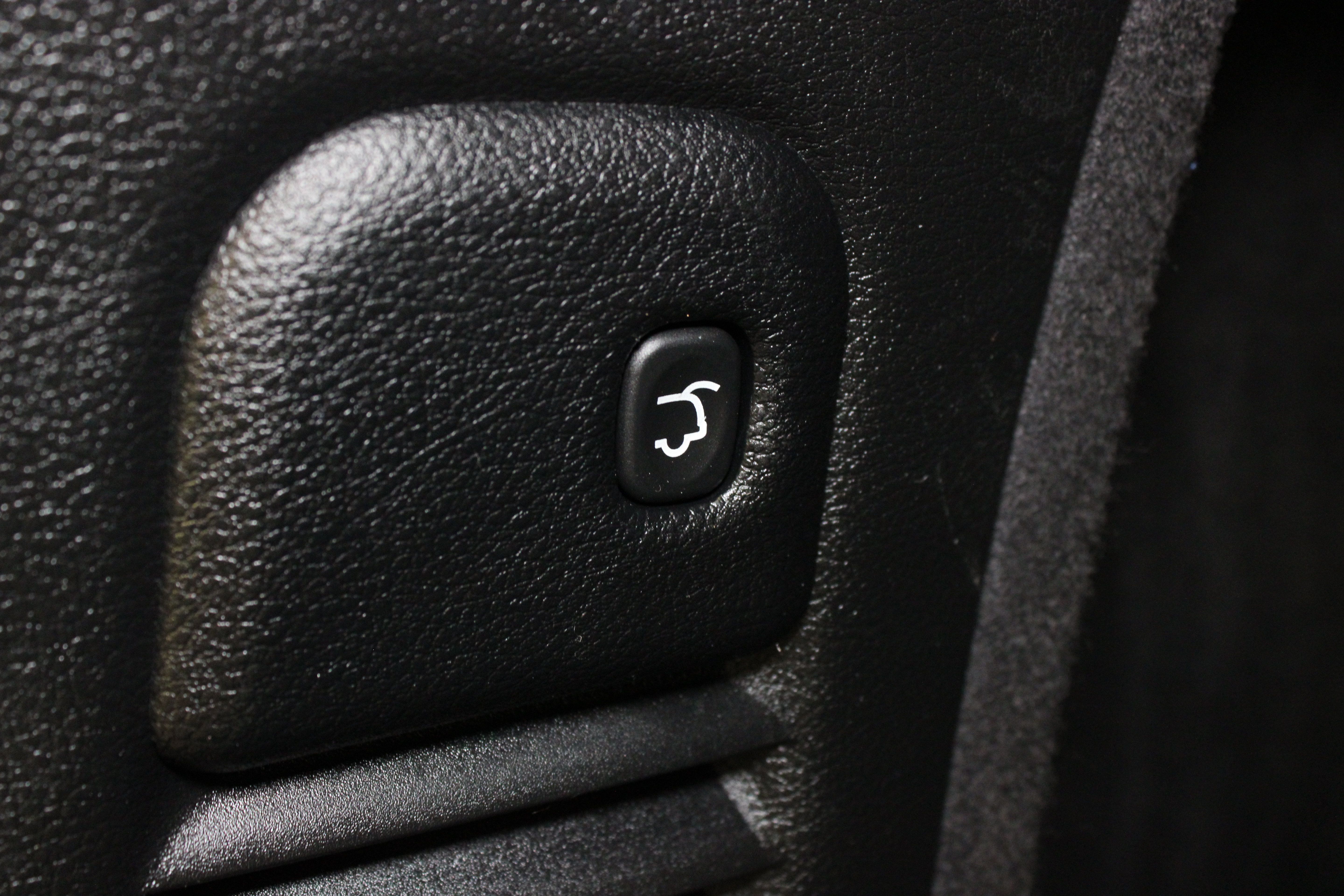 Used 2023 Dodge Durango GT RWD image 14