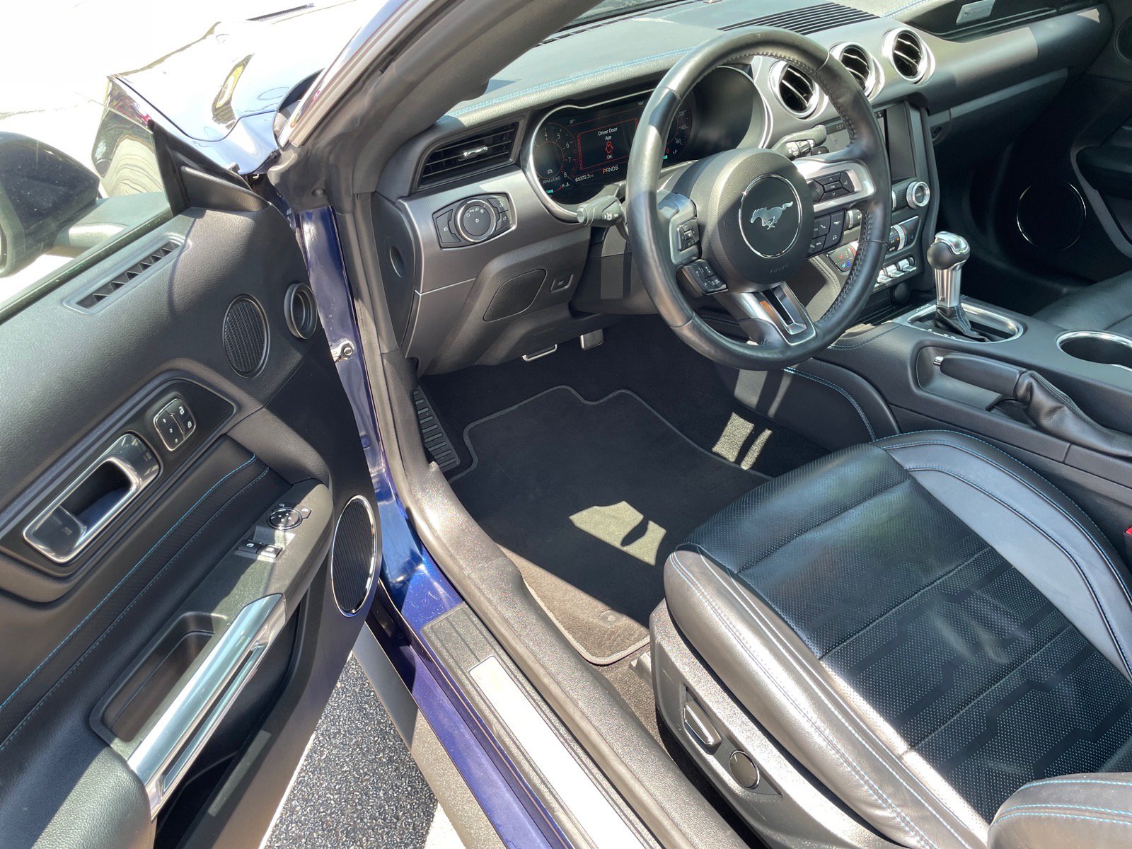 Used 2019 Ford Mustang Premium w/ Equipment Group 201A RWD image 8