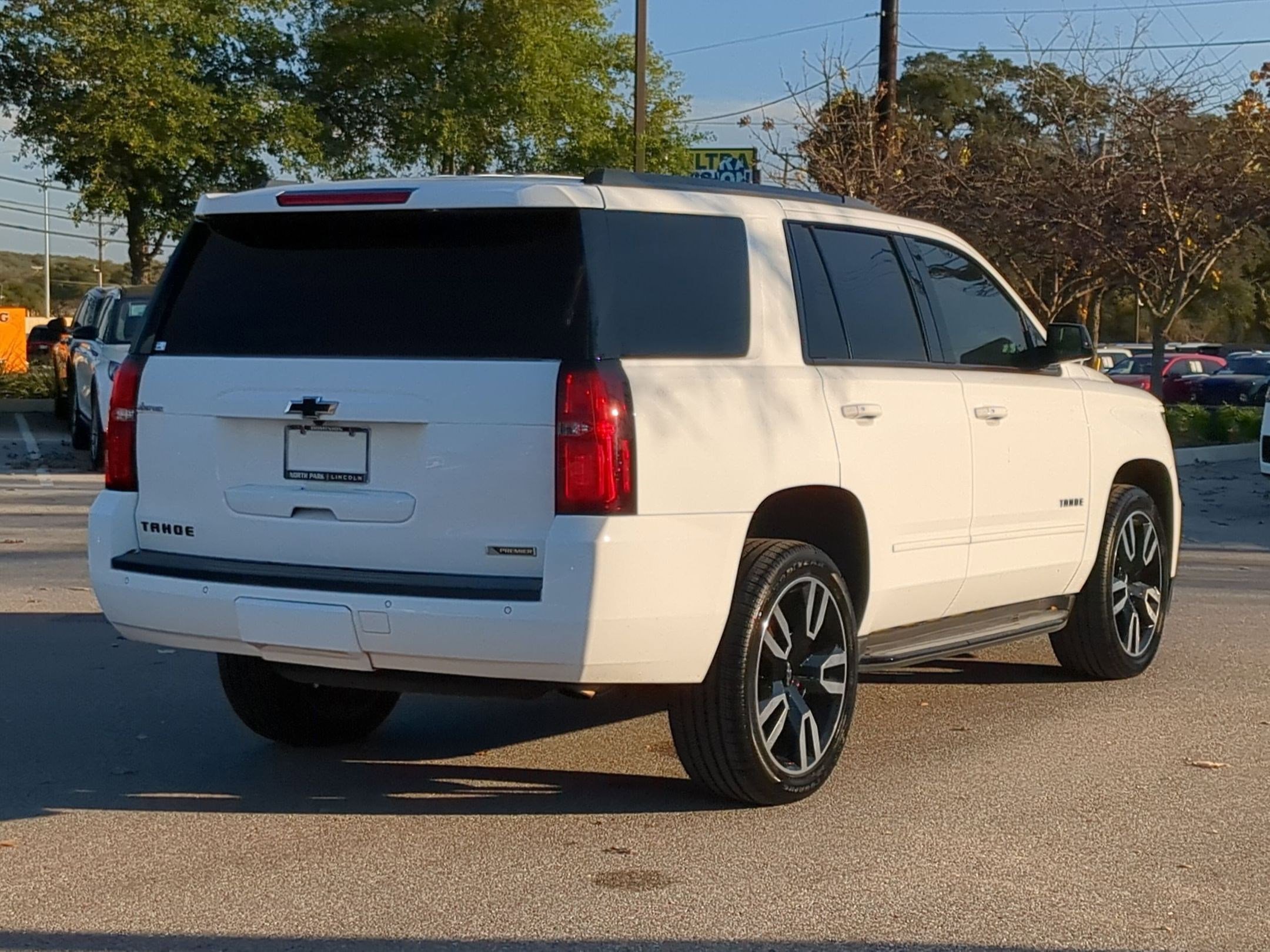 Used 2018 Chevrolet Tahoe Premier image 3