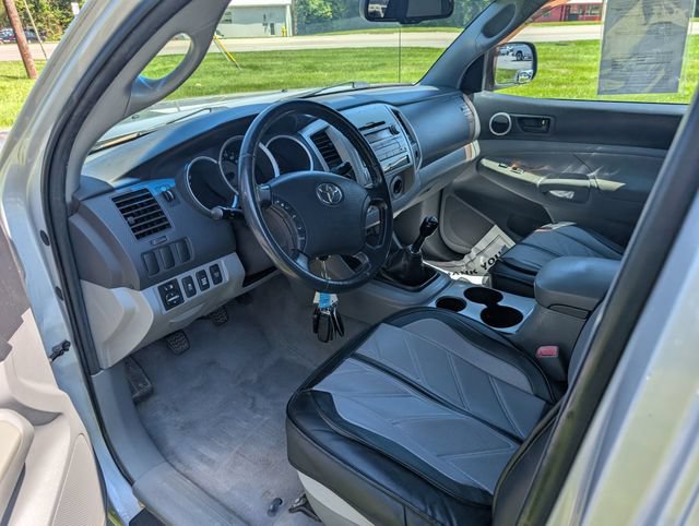 Used 2010 Toyota Tacoma 4x4 Access Cab image 12