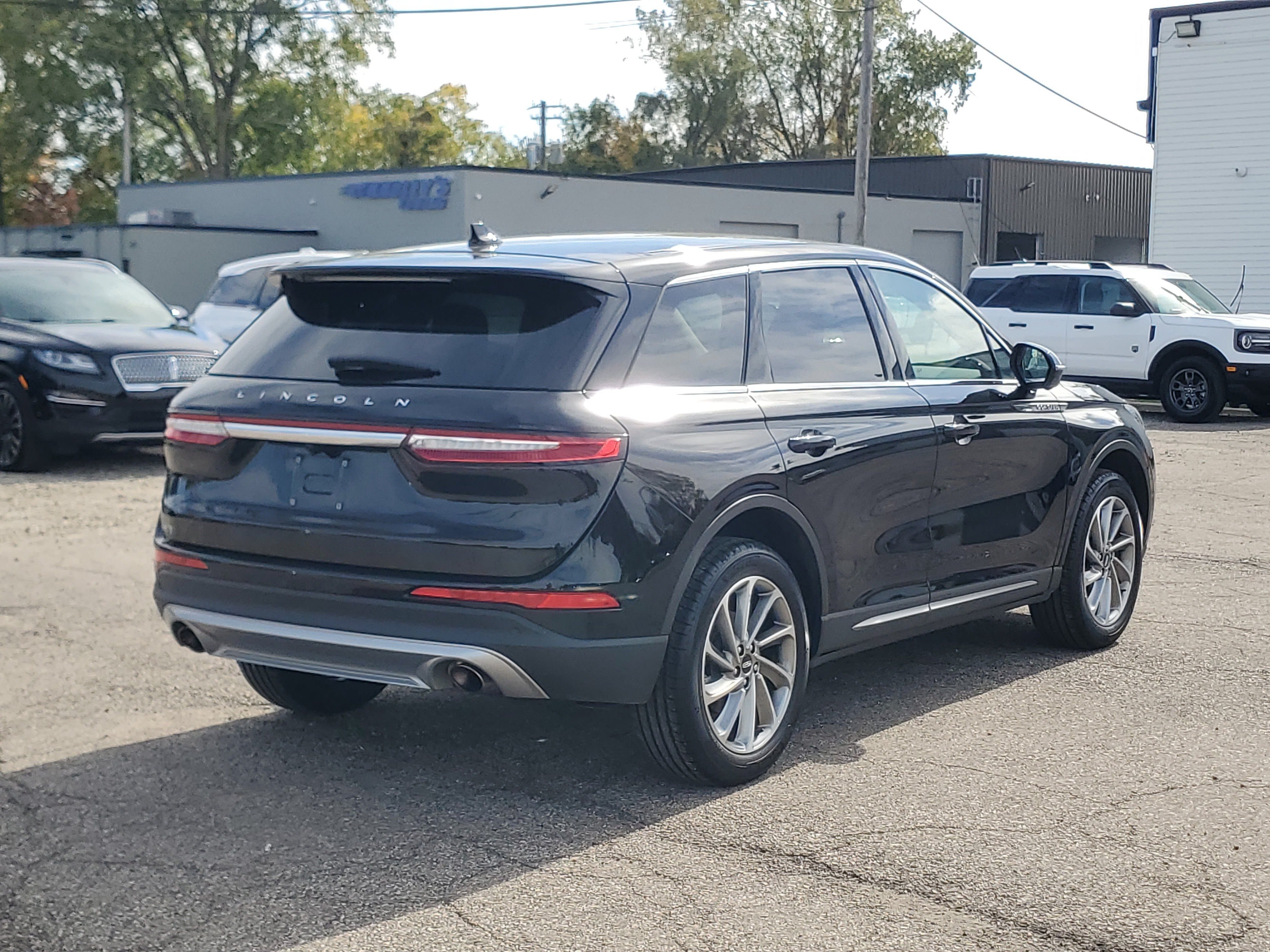 Used 2024 Lincoln Corsair AWD w/ Equipment Group 101A image 6