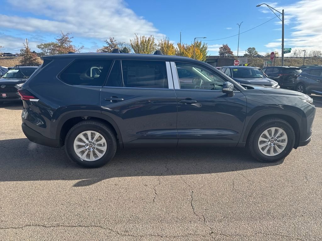 New 2026 Toyota Grand Highlander XLE image 8