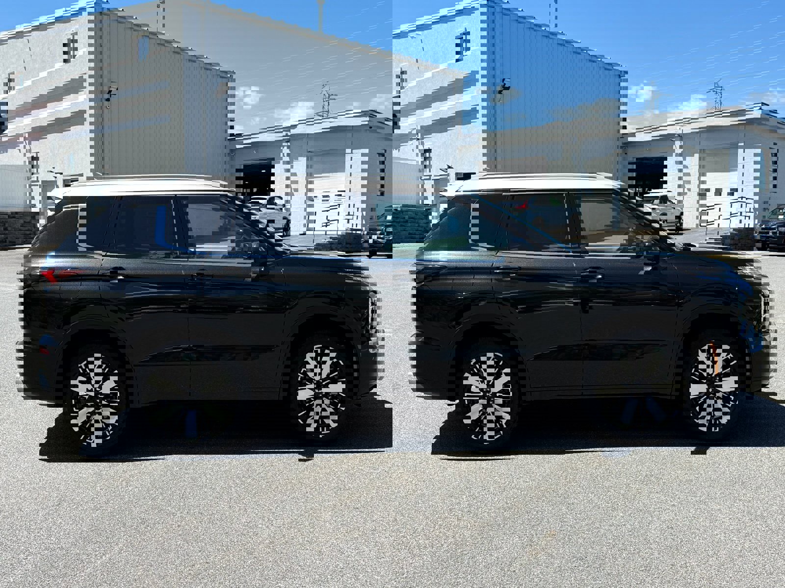 New 2025 Mitsubishi Outlander AWD image 11